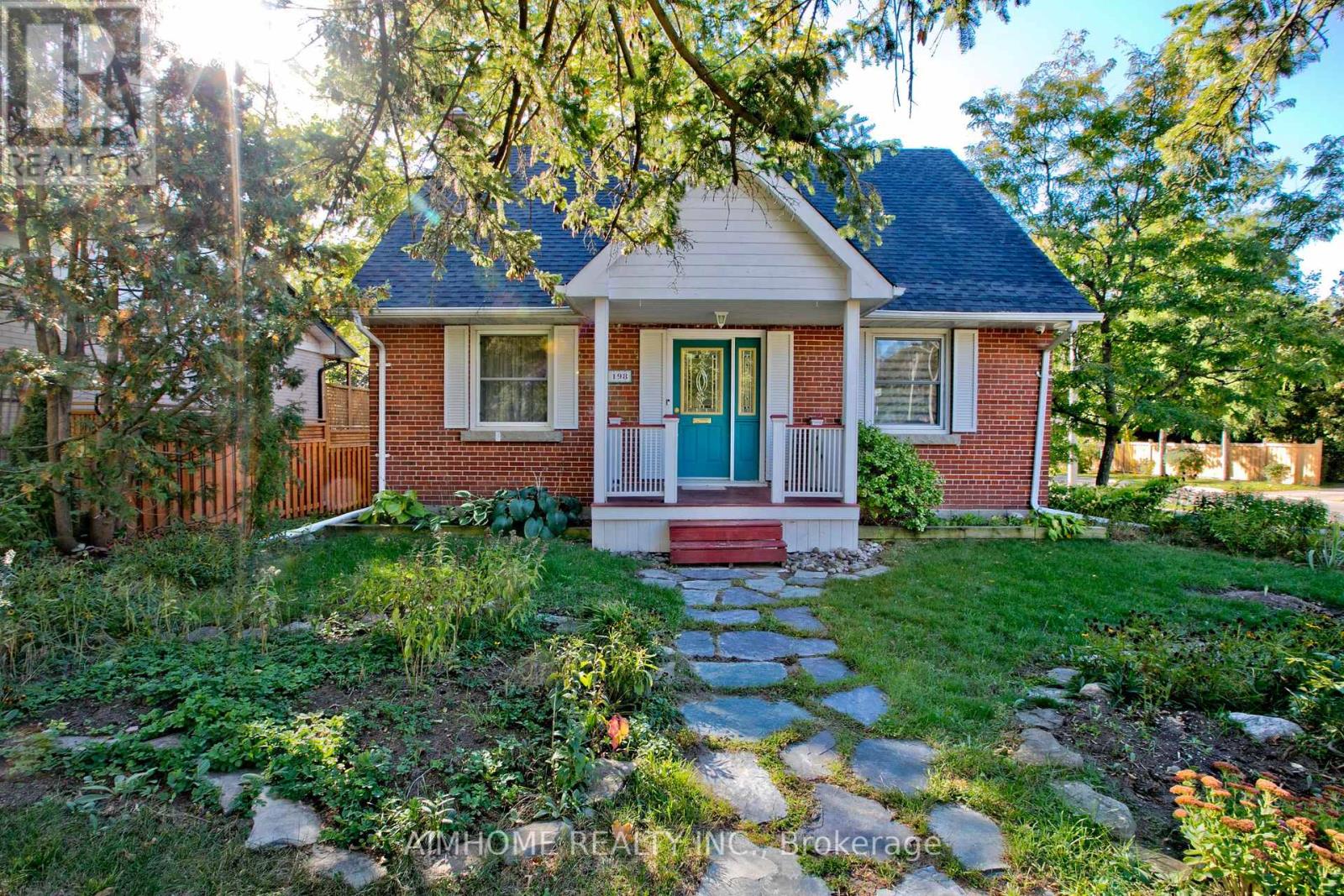 198 Mill St, Richmond Hill, ON L4C 4B2