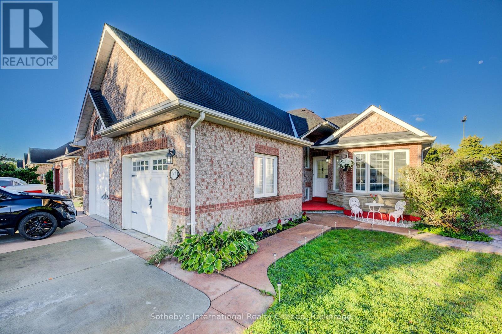 147 St Lawrence Dr, Welland, ON L3C 7H3