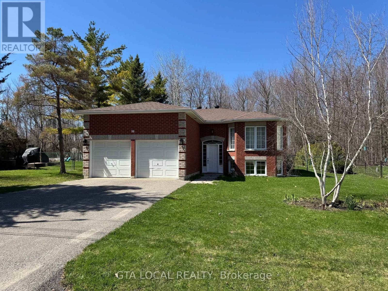 98 Osborne St, Tay, ON L0K 2A0