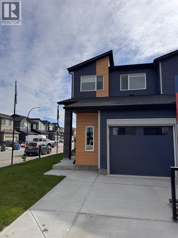 4 Wolf Hollow Rd SE, Calgary, AB T2X 5R8