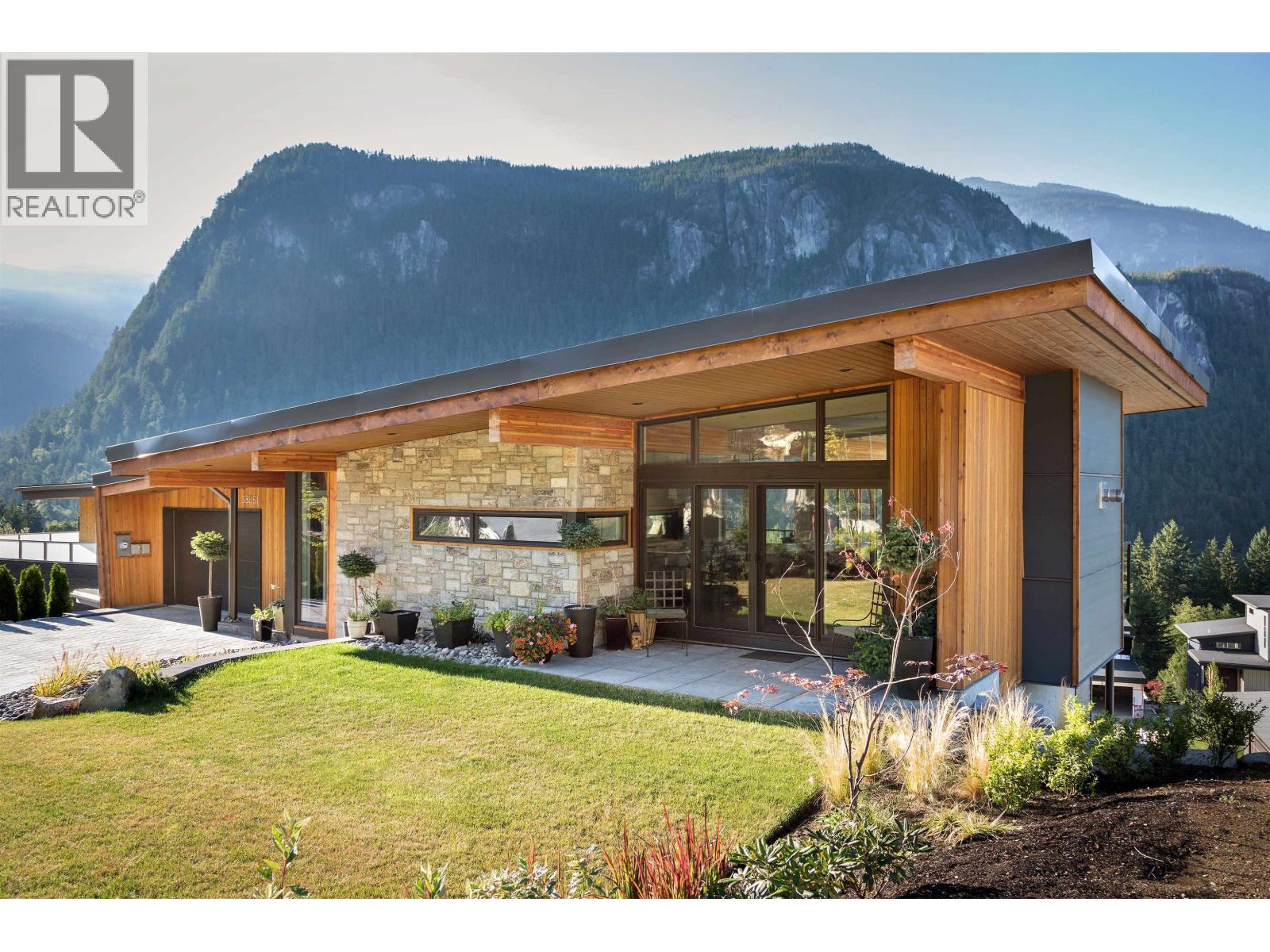 38561 Sky Pilot Dr, Squamish, BC V8B 0T6