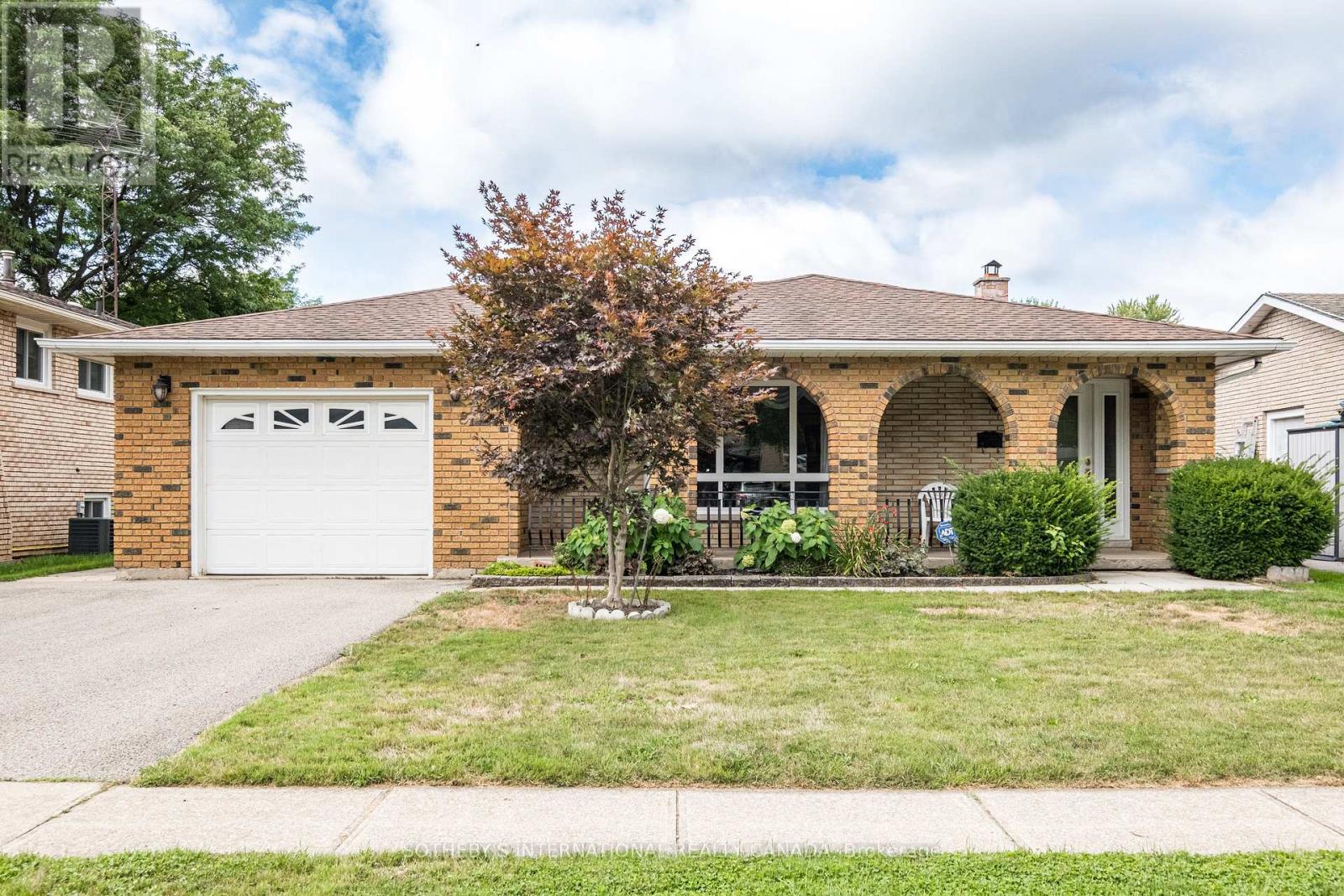 87 Bridlewood Dr, Welland, ON L3C 6H3