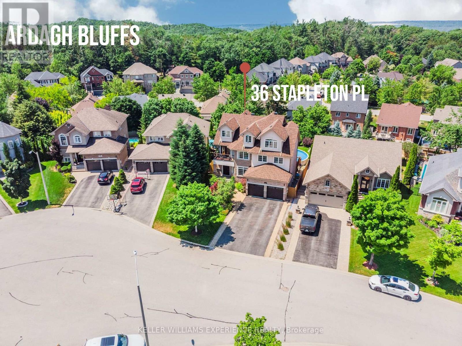 36 Stapleton Pl, Barrie, ON L4N 5Z3