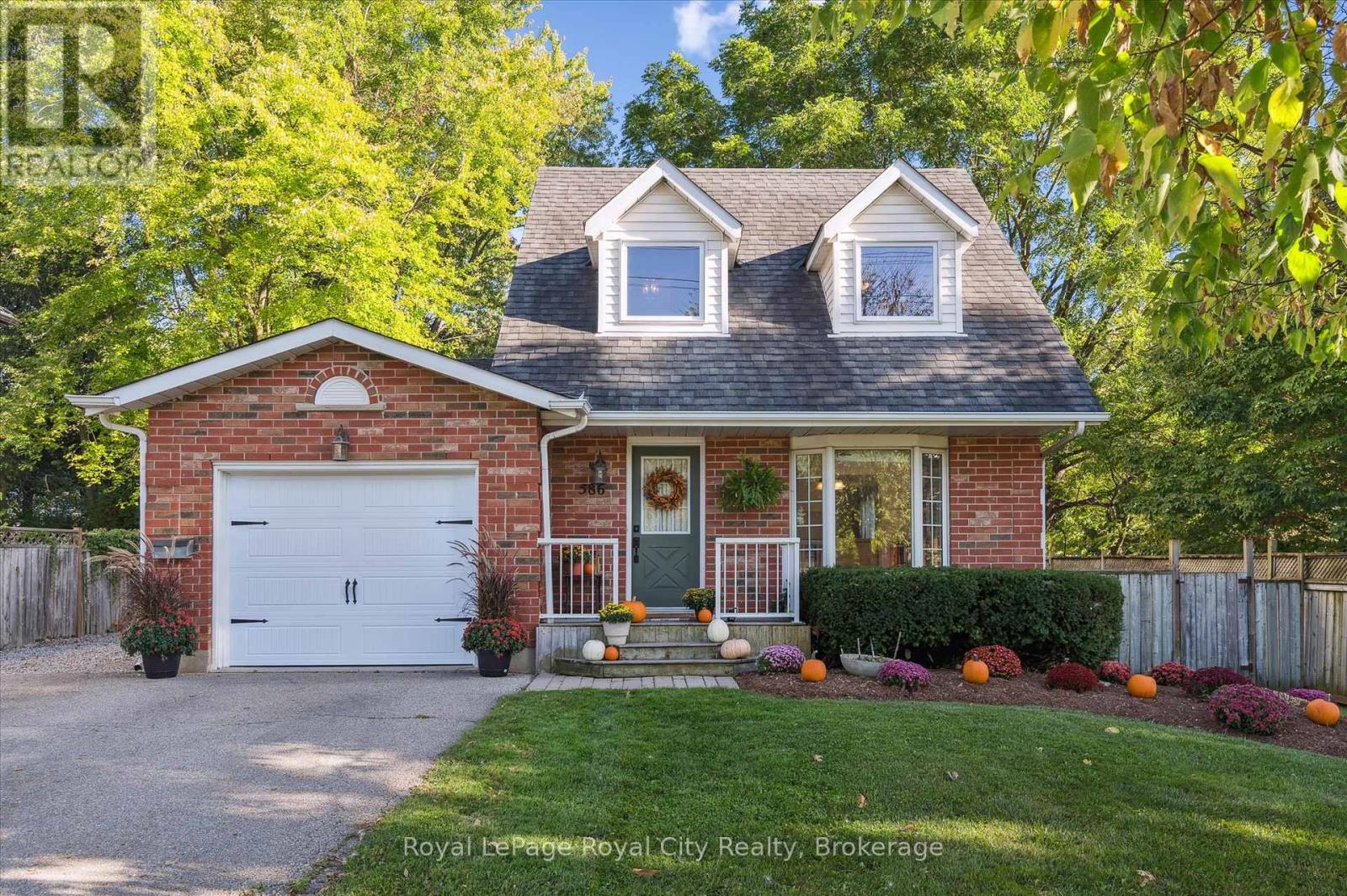 586 Kortright Rd W, Guelph, ON N1G 3H8