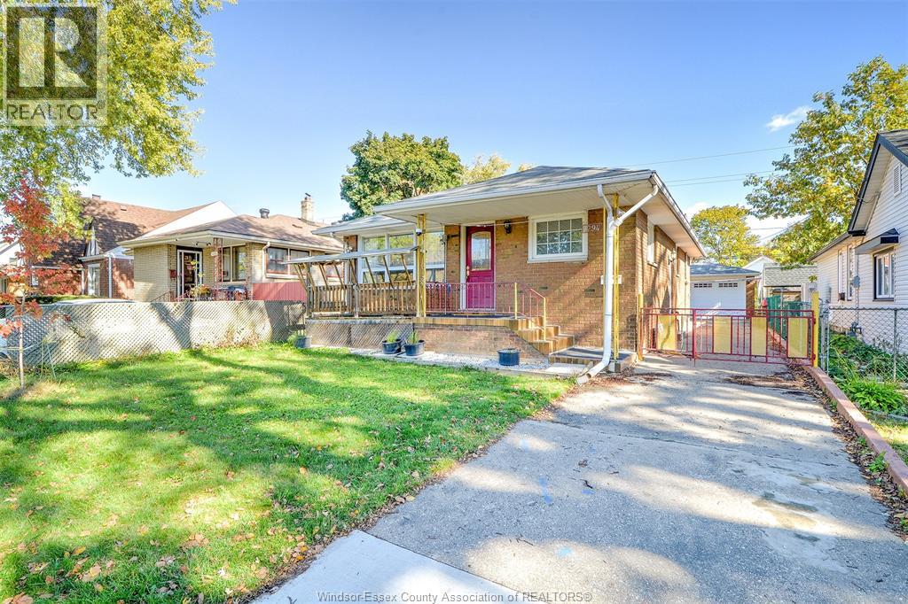 1294 Janette Ave, Windsor, ON N8X 1Y6