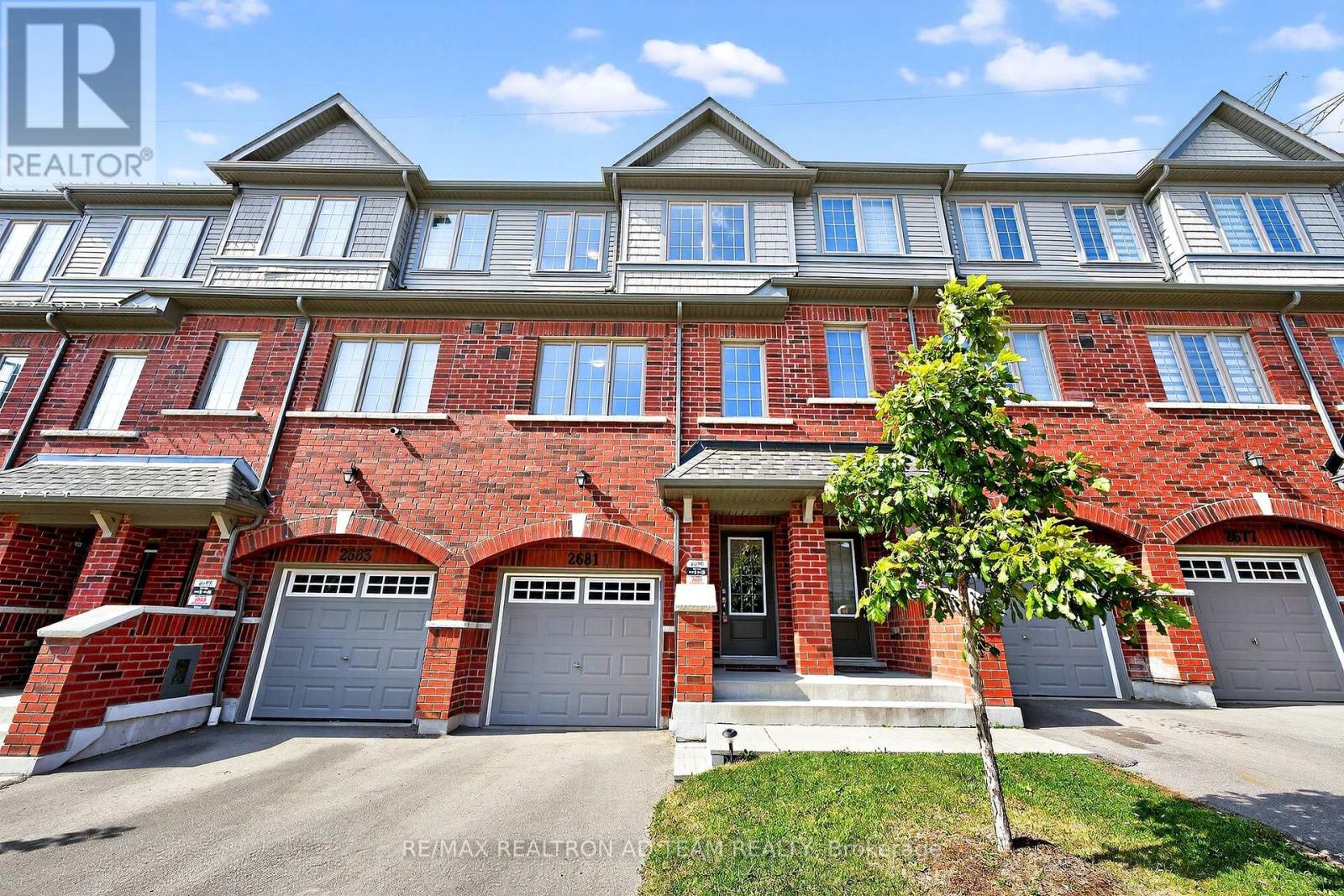 2681 Magdalen Path, Oshawa, ON L1L 0R6