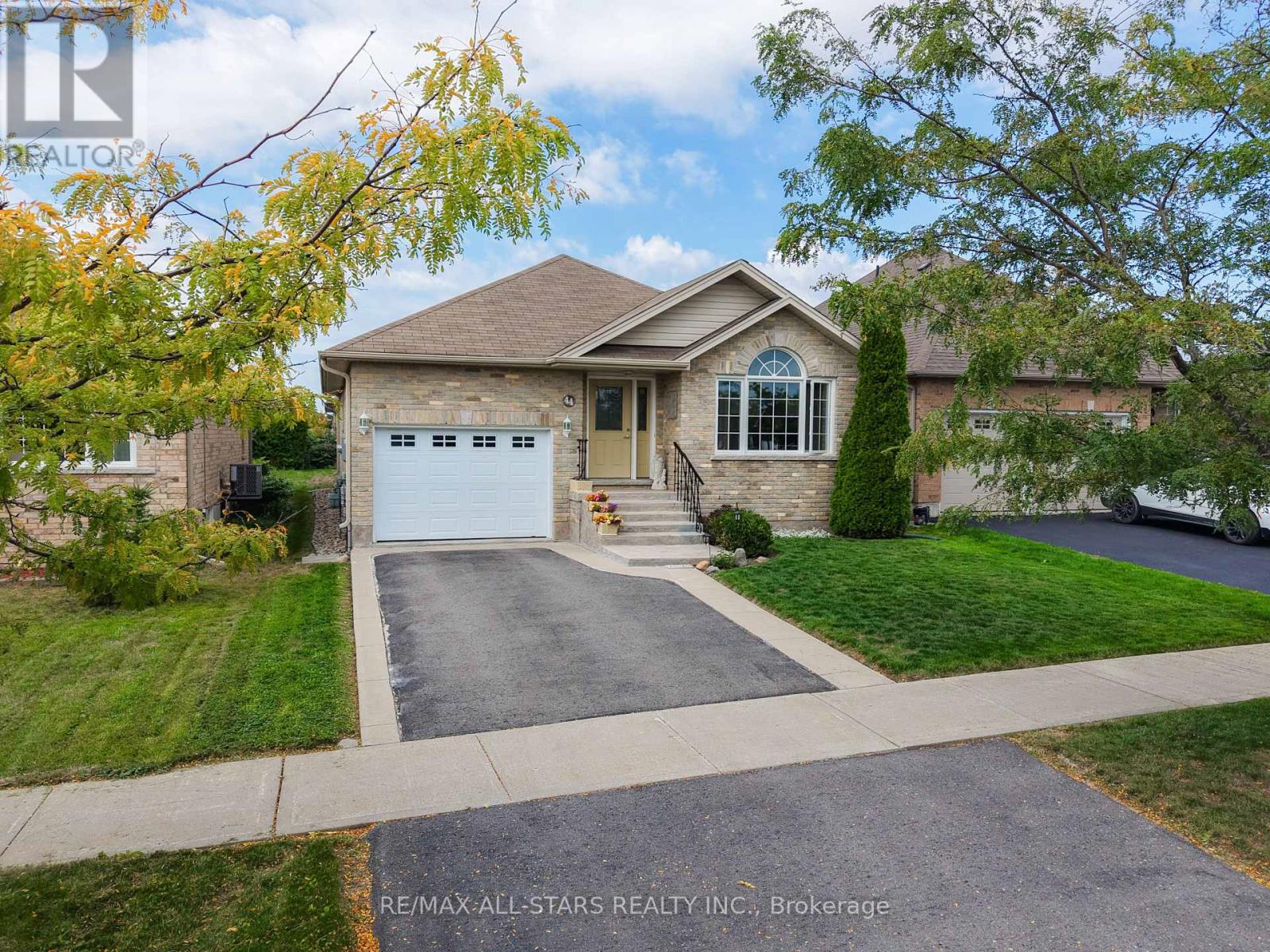 44 Gee Cres, Kawartha Lakes, ON K9V 0G9