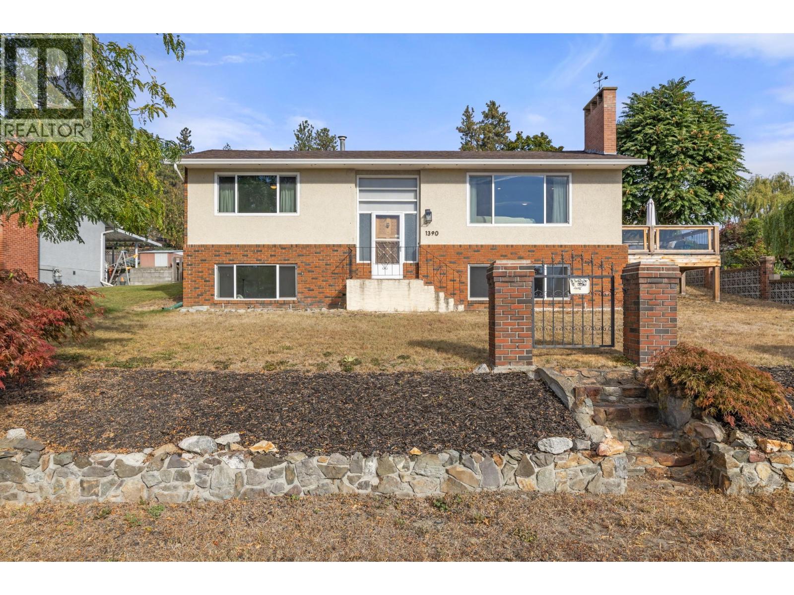 1390 Mountain Ave, Kelowna, BC V1Y 7H4