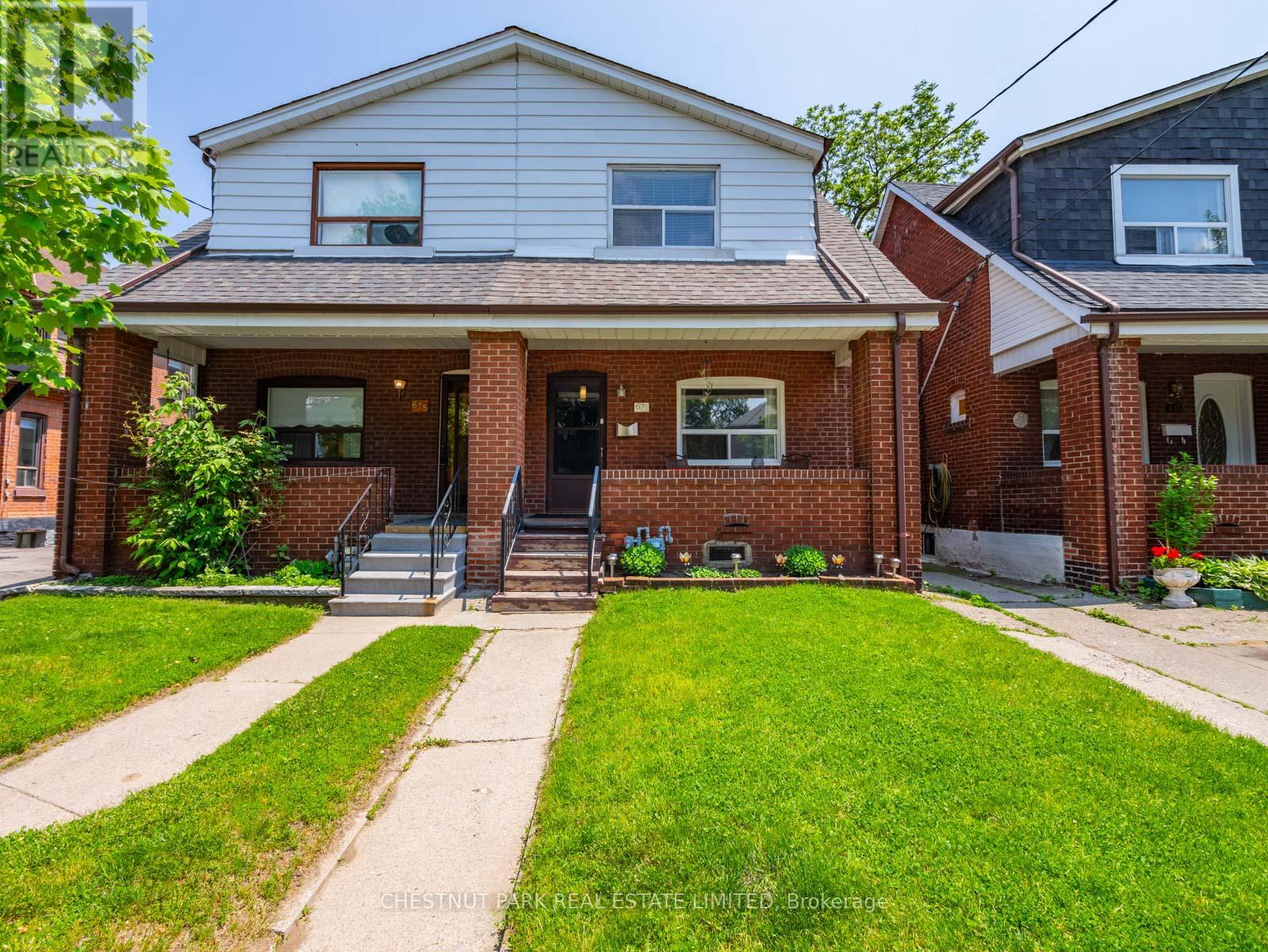 673 Durie St, Toronto, ON M6S 3H4