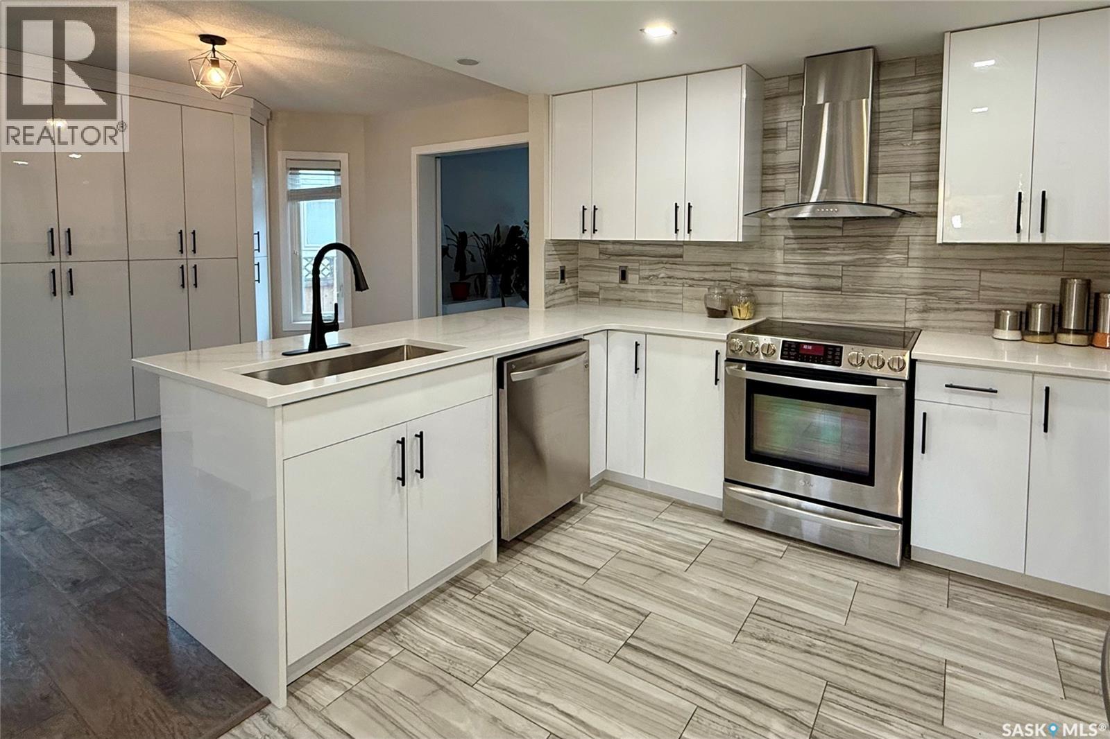 1330 Wascana Highlands, Regina, SK S4V 2J9