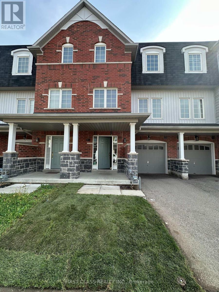 1719 Carousel Dr, Pickering, ON L1X 0C1