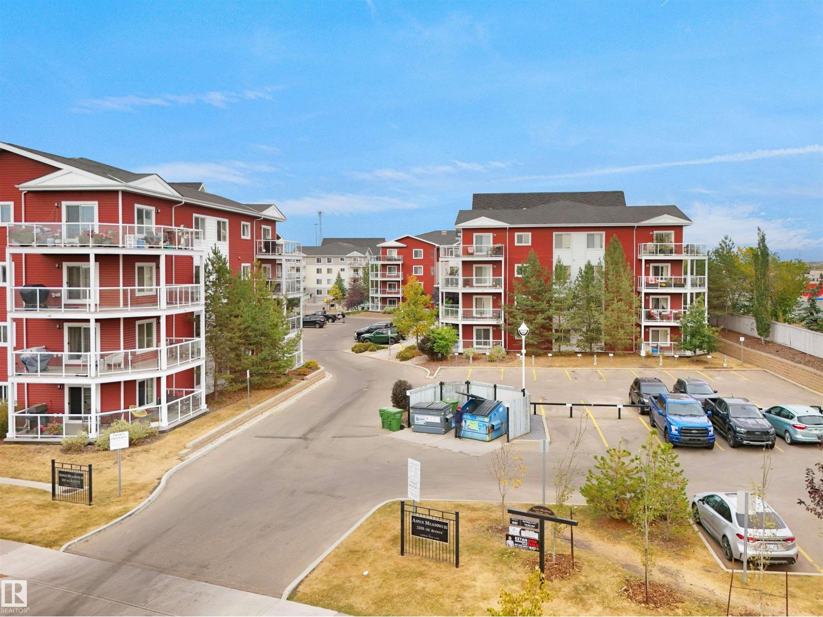 2207 44 Avenue Northwest #101, Edmonton, AB T6T 0T2