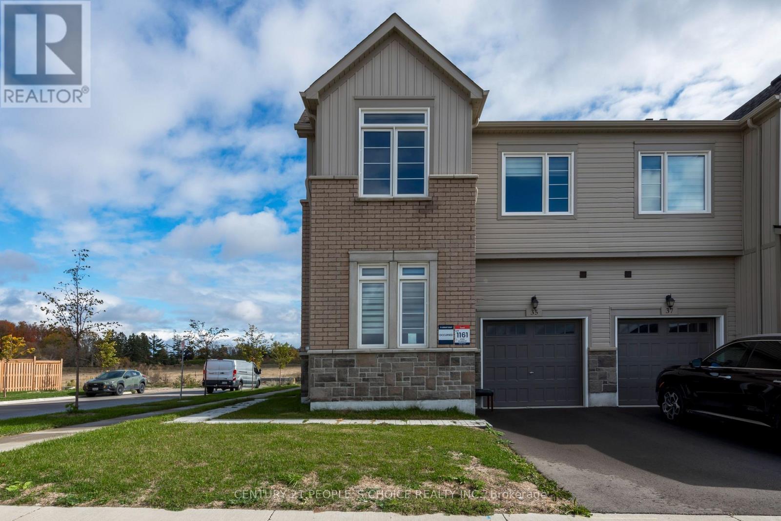 35 Greer St, Barrie, ON L9J 0R5