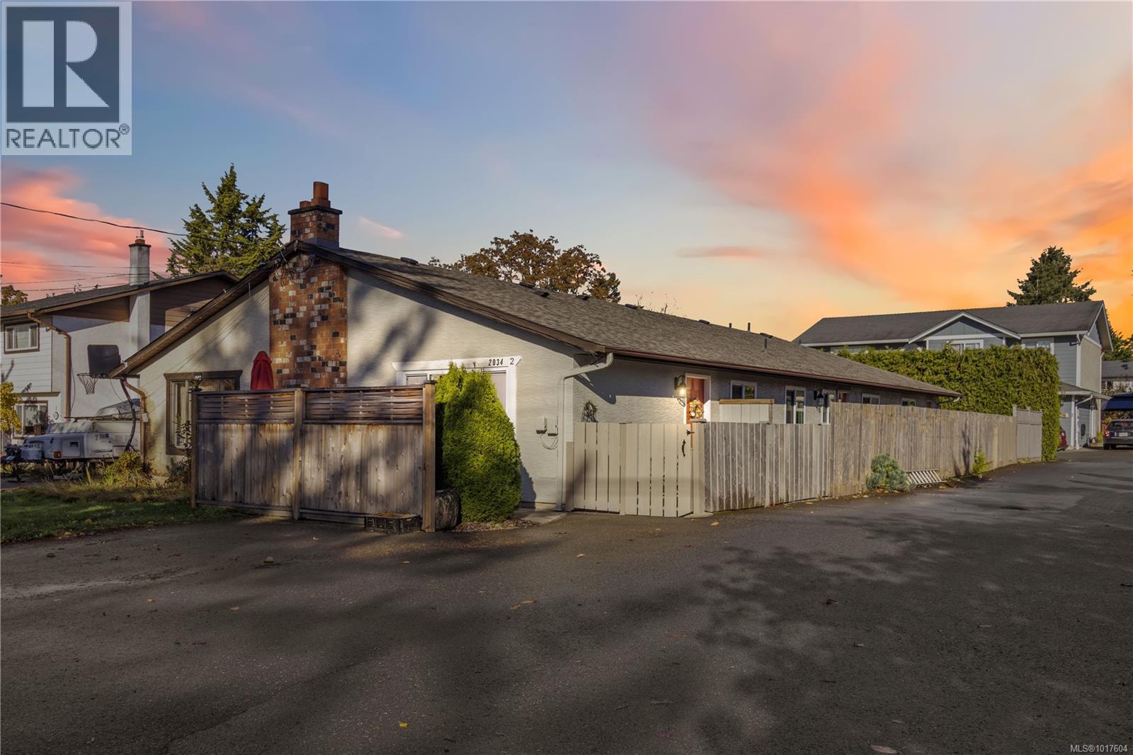 2034 Weiler Ave Unit 2 Ave, Sidney, BC V8L 1R4