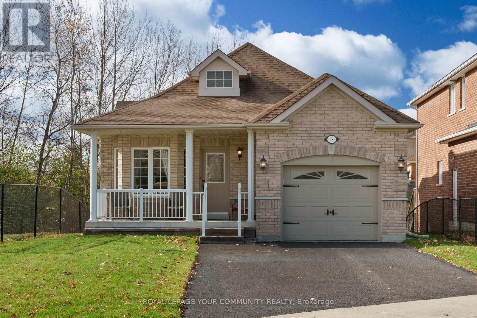18 Glendower Cres, Georgina, ON L4P 0A5