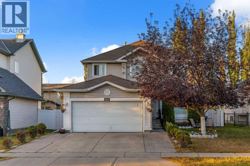 185 W Lakeview Dr, Chestermere, AB T1X 1K2
