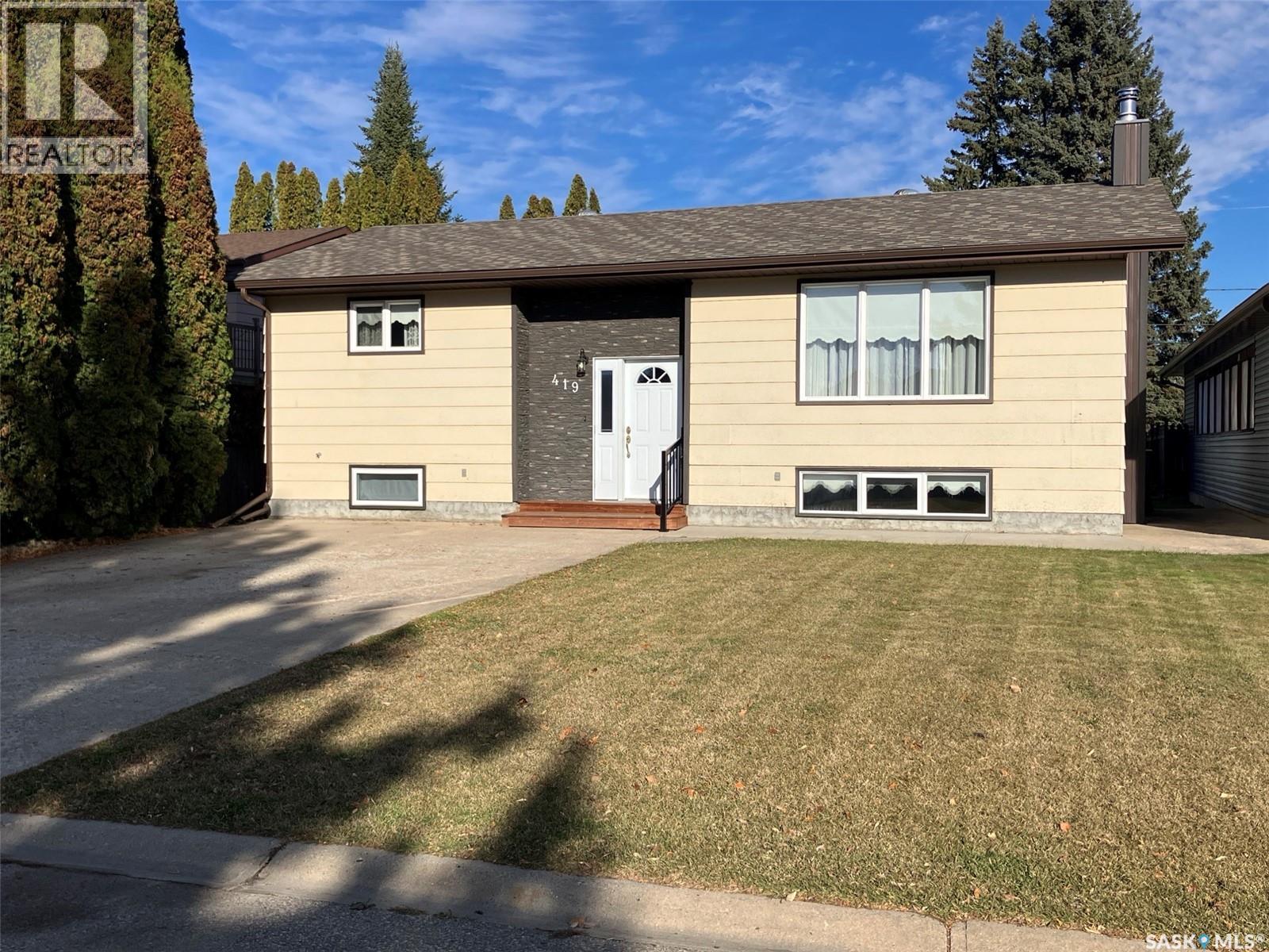 419 8 Avenue West, Nipawin, SK S0E 1E0