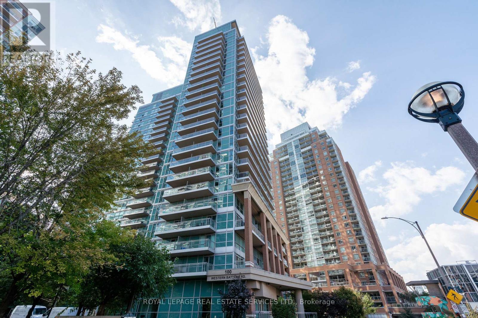 1807 100 Western Battery Rd, Toronto, ON M6K 3S2