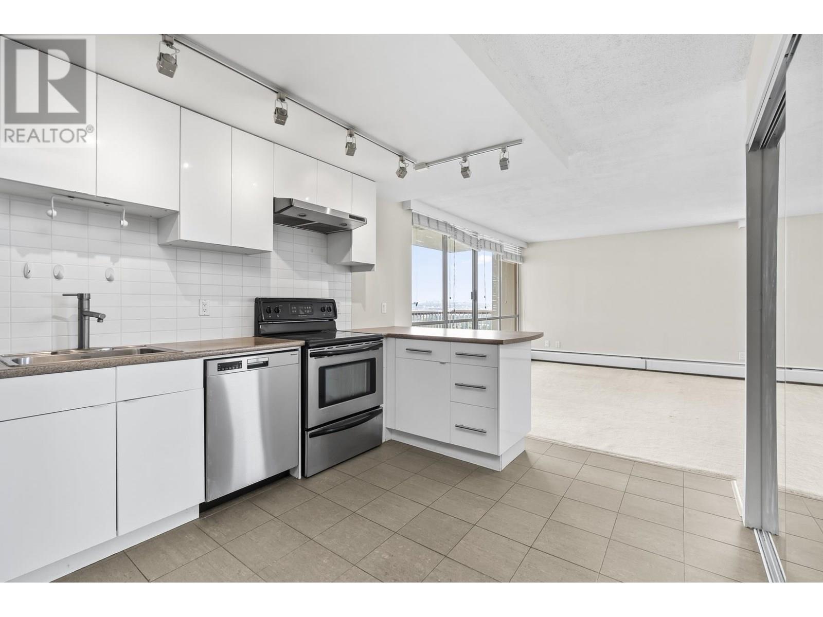 2016 Fullerton Avenue Unit 1610, North Vancouver, BC V7P 3E6