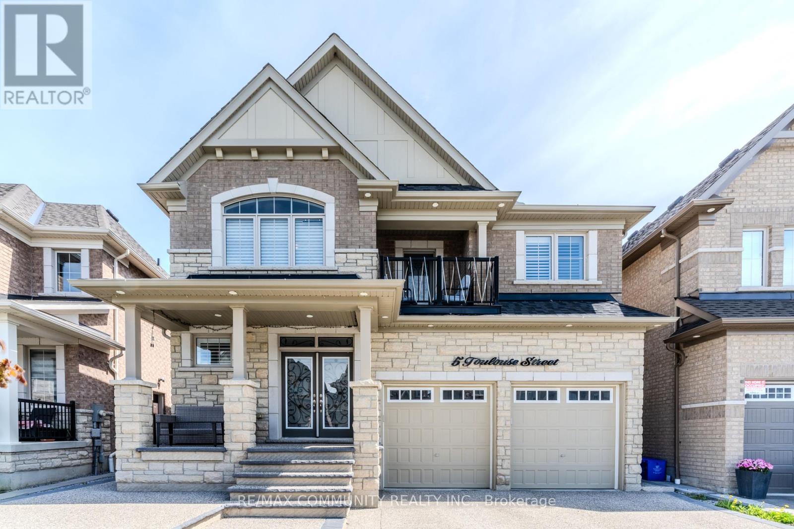 5 Toulouse St, Whitby, ON L1P 0J2