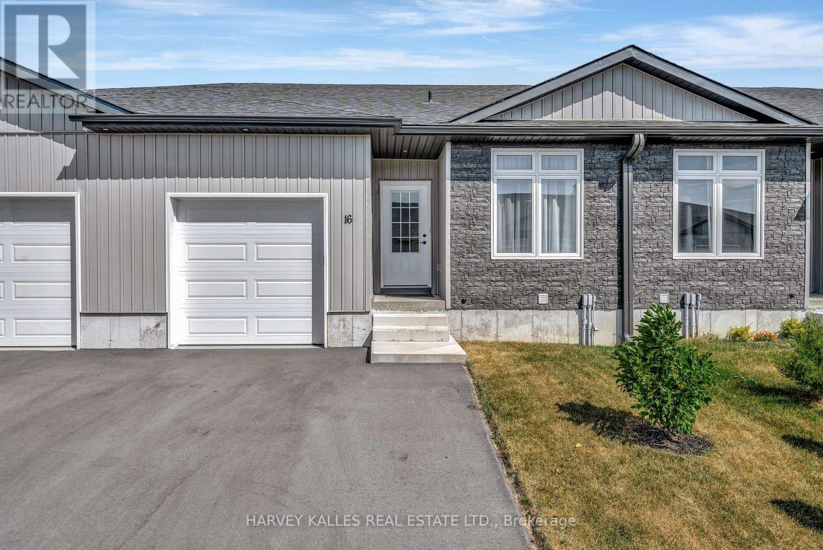 16 Dayton Ct, Prince Edward County Picton, ON K0K 2T0