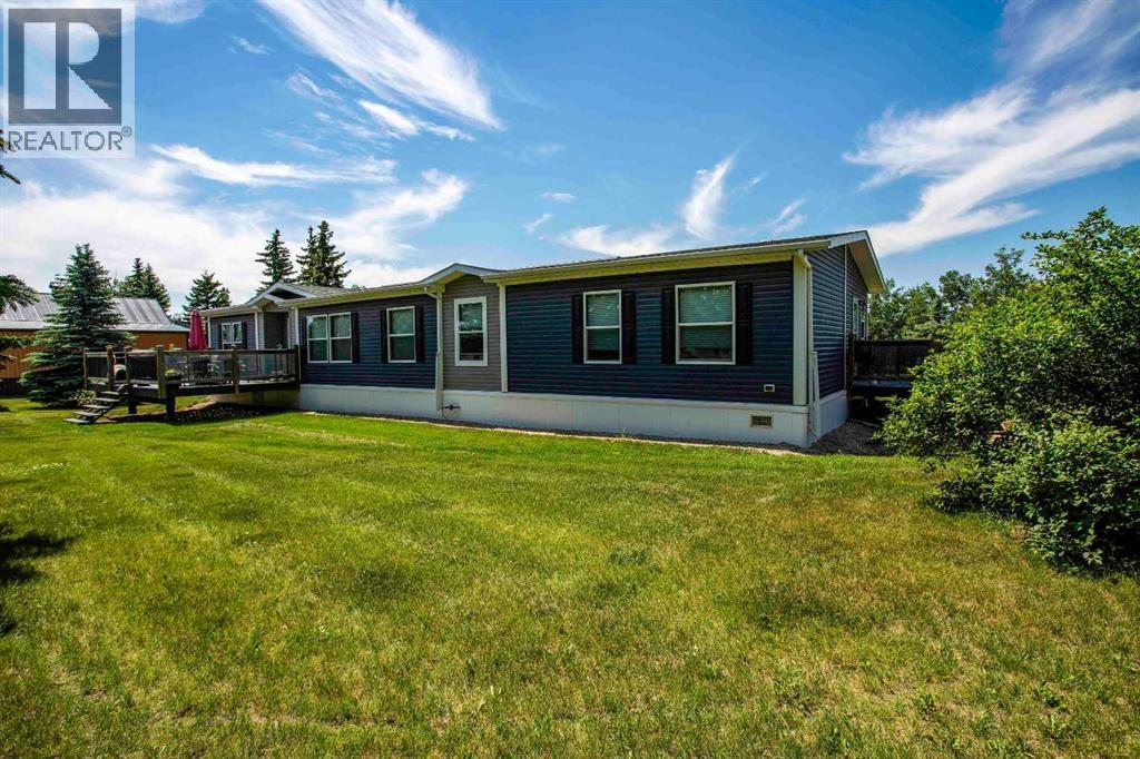 1417 Township Road 412, Bentley, AB T0C 0J0