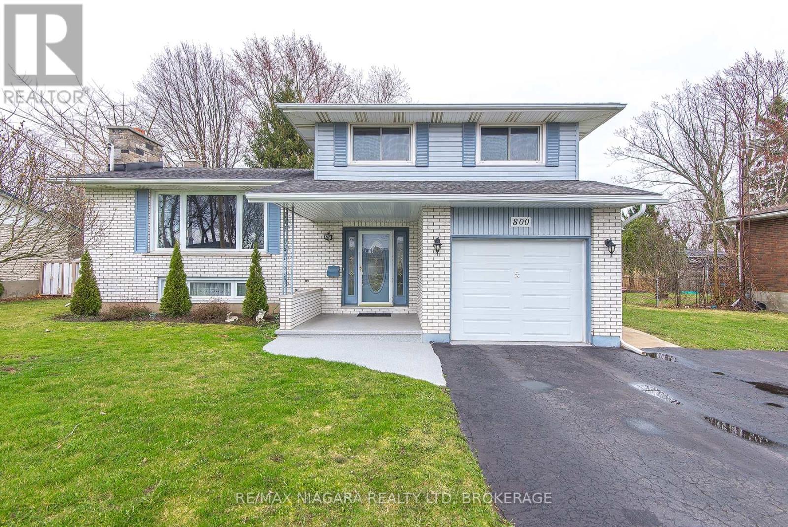 800 Ferndale Ave, Fort Erie, ON L2A 5E2