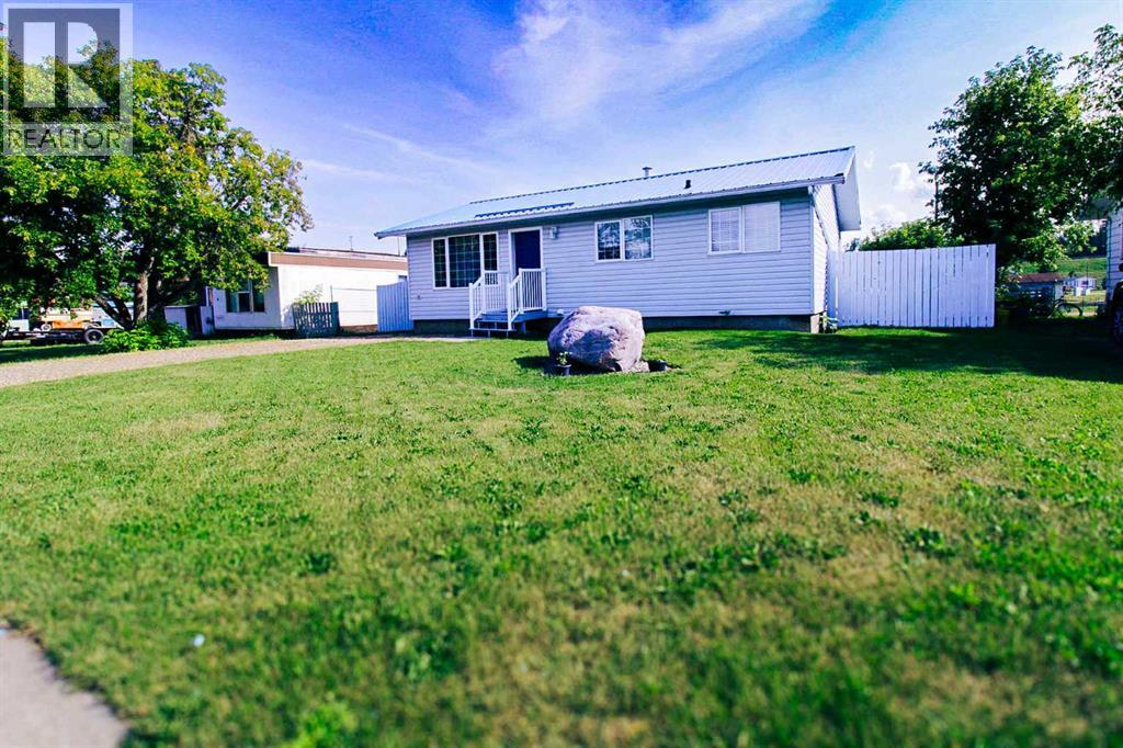309 8 Avenue Southeast, Manning, AB T0H 2M0