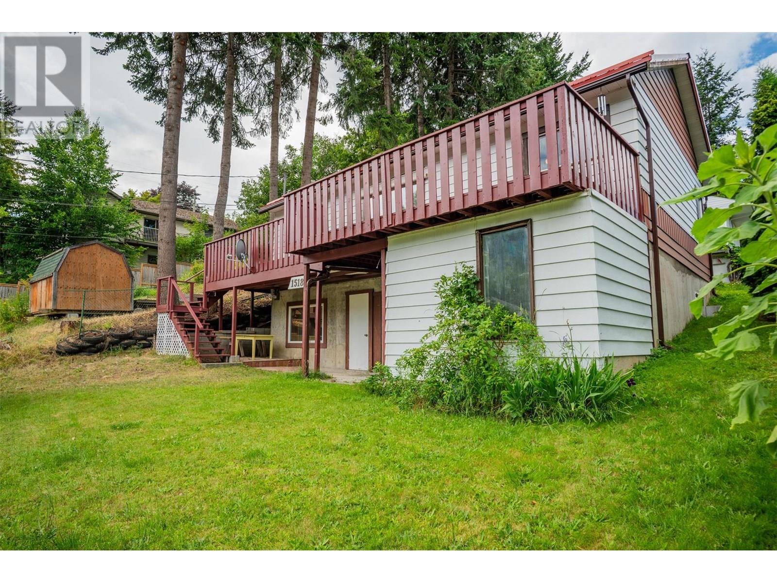 1518 Slocan St, Nelson, BC V1L 3Z8