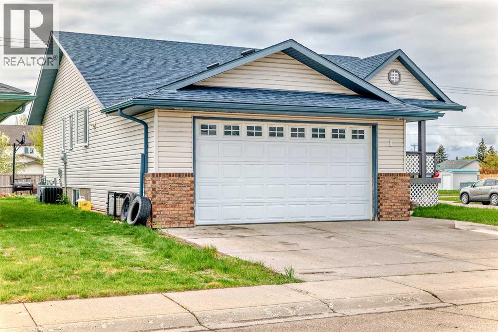 1 Madison Ct, Strathmore, AB T1P 1M5