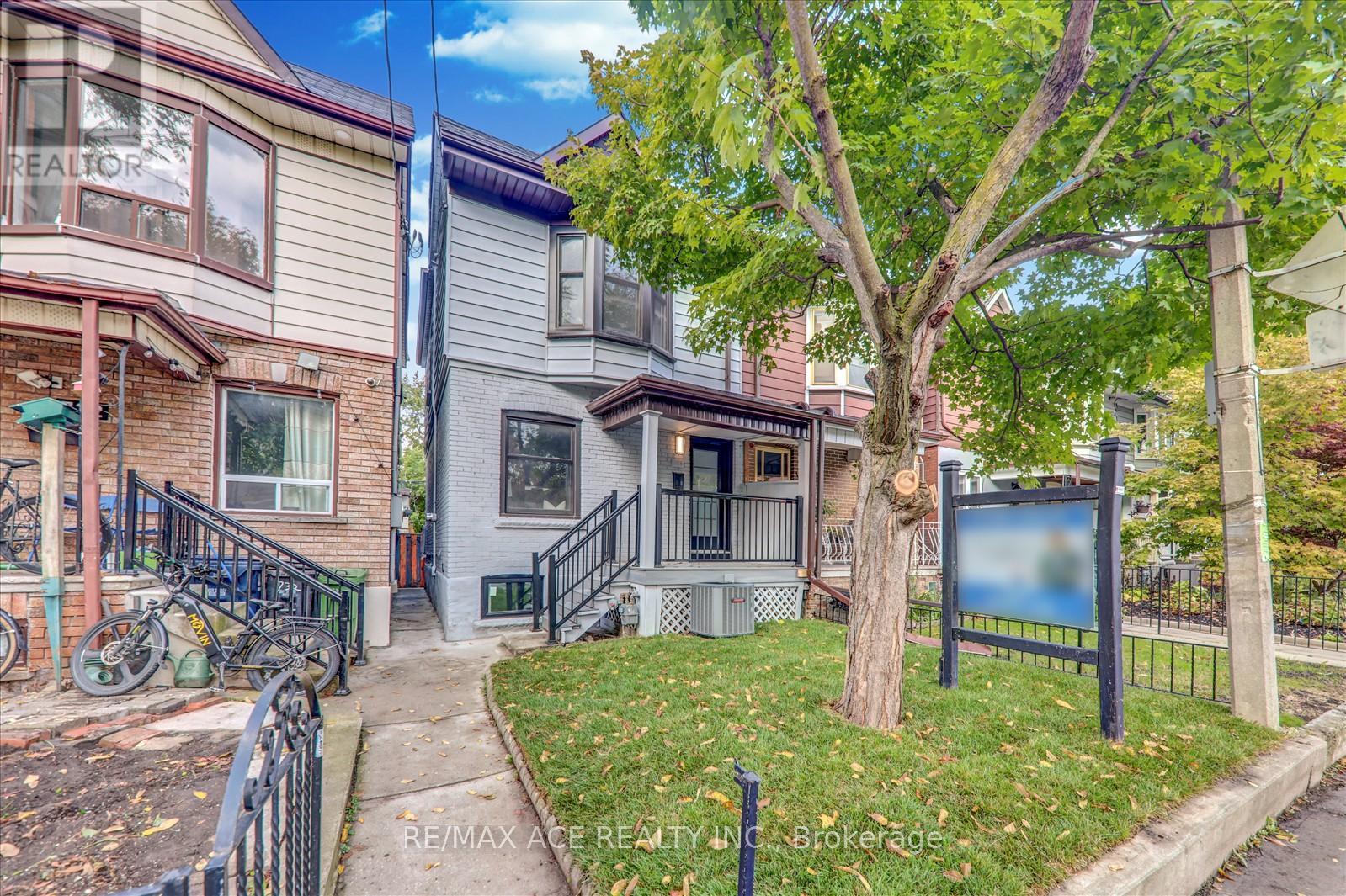 734 Brock Ave, Toronto, ON M6H 3P2