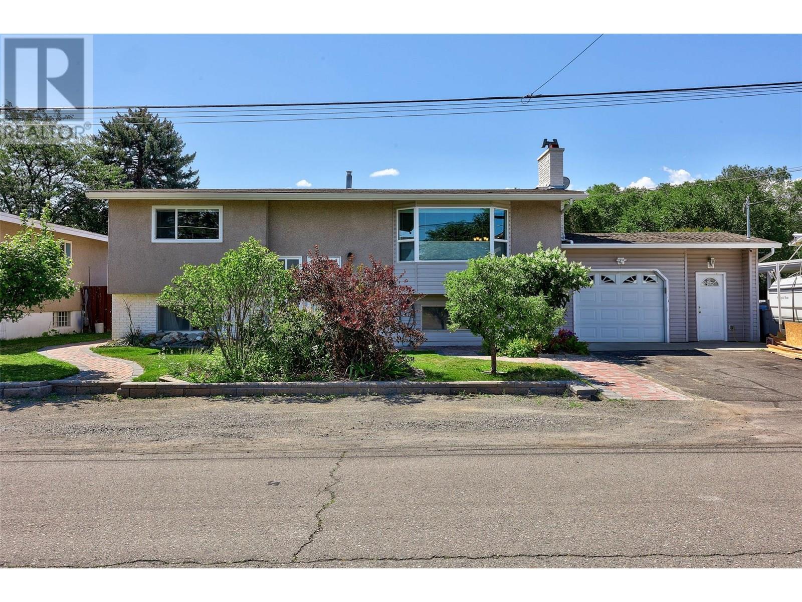 1265 Barrie Dr, Kamloops, BC V2B 3Y3
