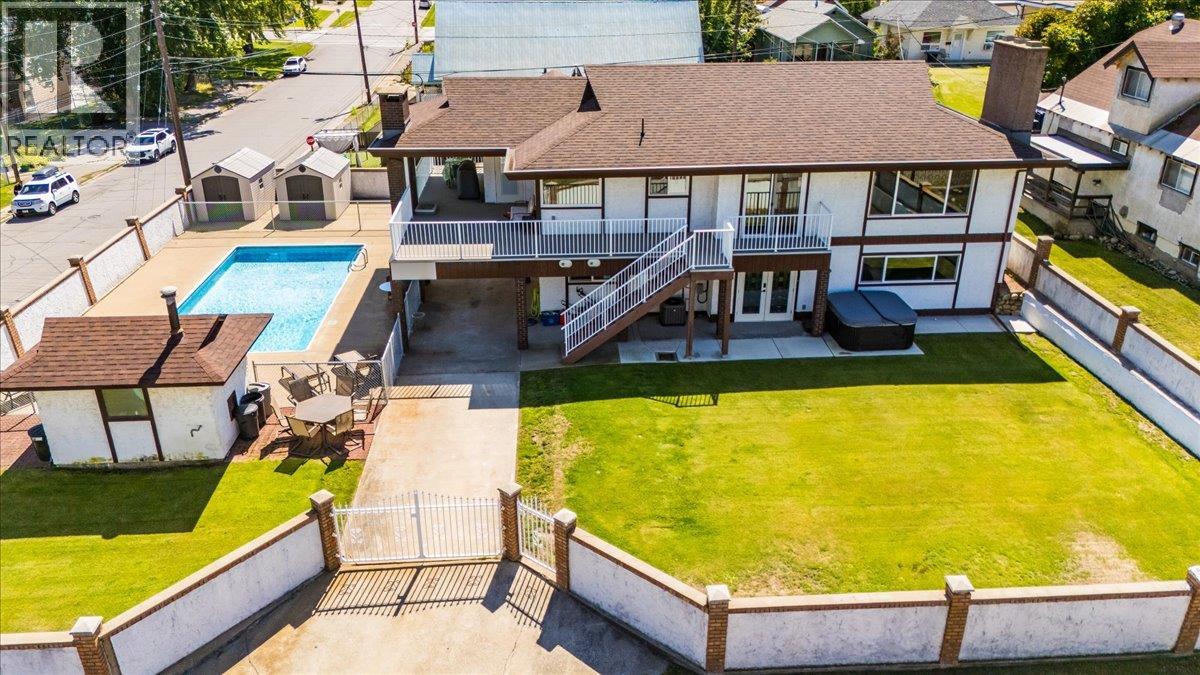 1957 Fourth Ave, Trail, BC V1R 1T3