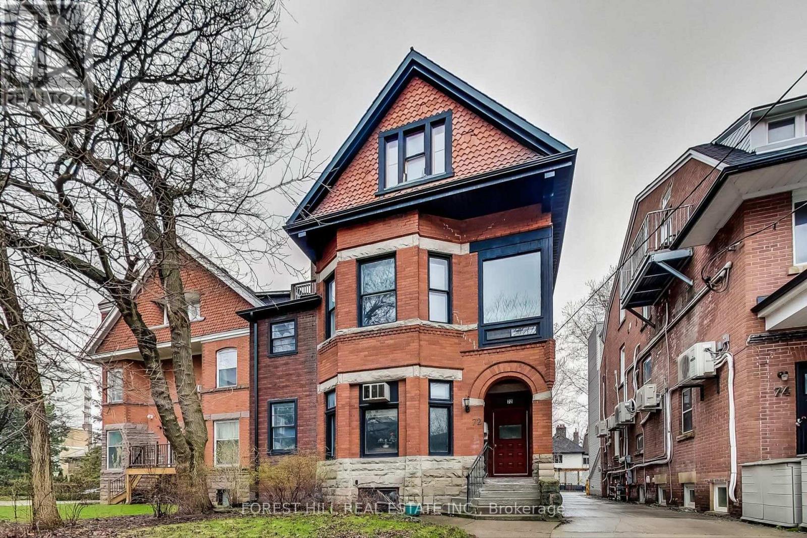 72 Walmer Rd, Toronto, ON M5R 2X7