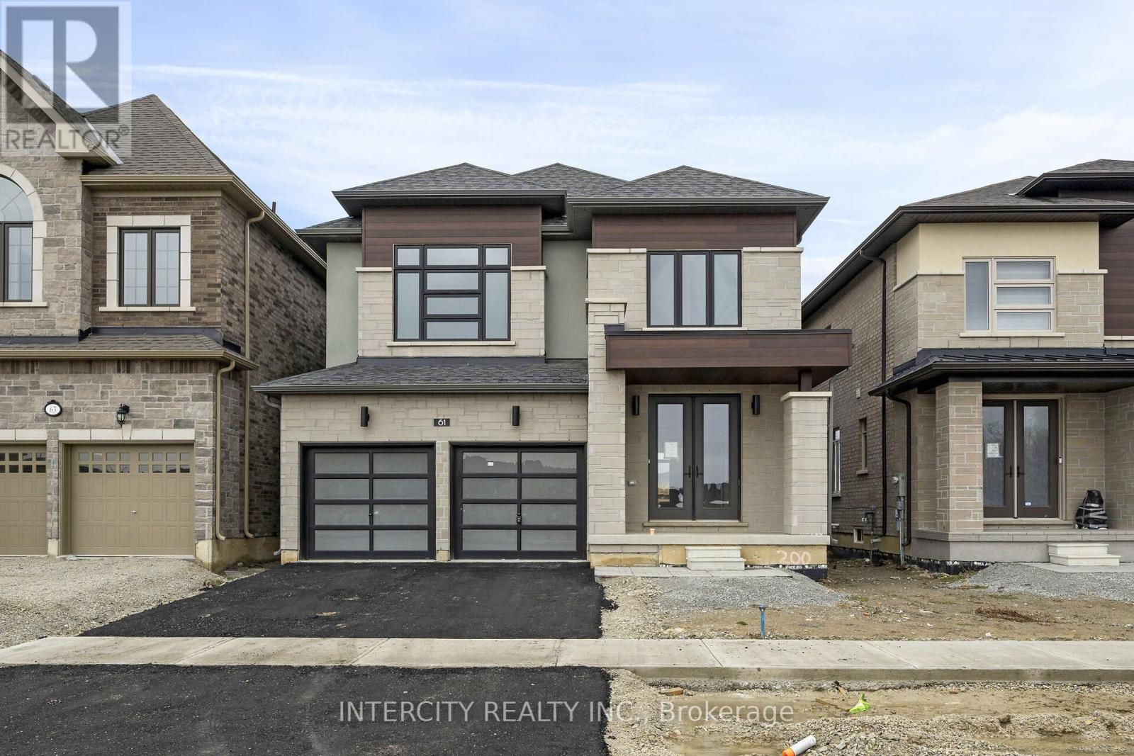 61 Goodview Dr #200 Dr, Brampton Sandringham-wellington, ON L6R 3W7