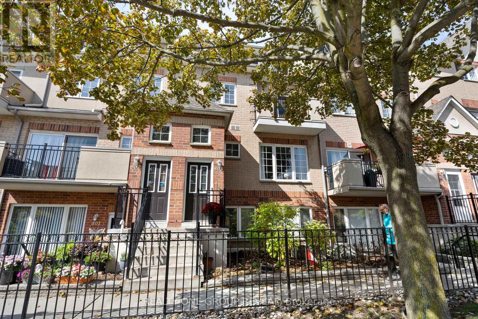 803 1400 The Esplanade Dr N, Pickering, ON L1V 6V2