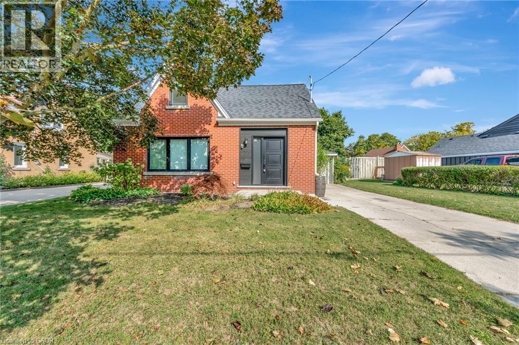 254 Pinewood Pl, Waterloo, ON N2J 1B4
