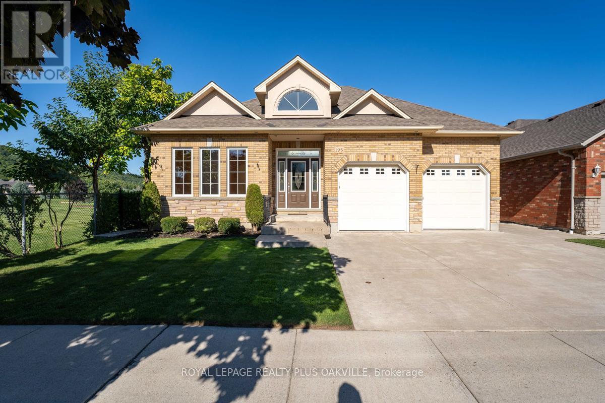 195 Winona Rd, Hamilton, ON L8E 5Y3