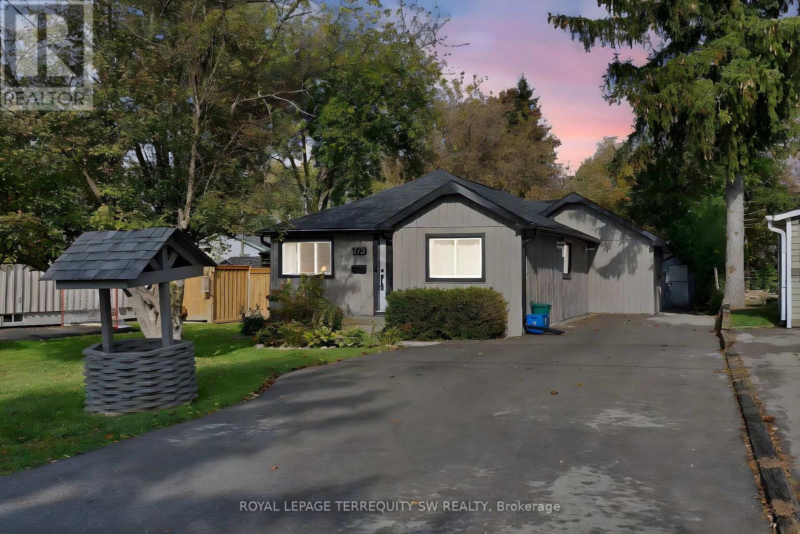 172 Spring Rd, Georgina, ON L4P 2K6