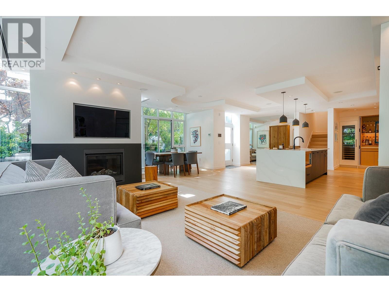 403 Beach Cres, Vancouver, BC V6Z 3C9