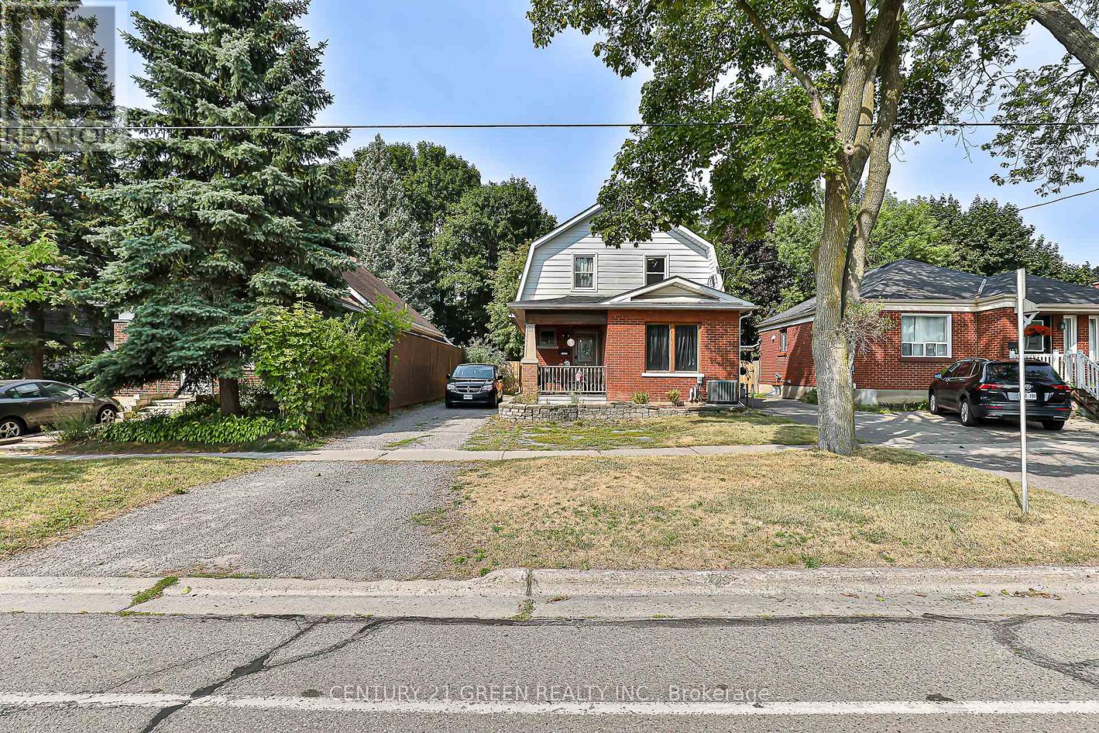 58 Gibbons St, Oshawa, ON L1J 4X9