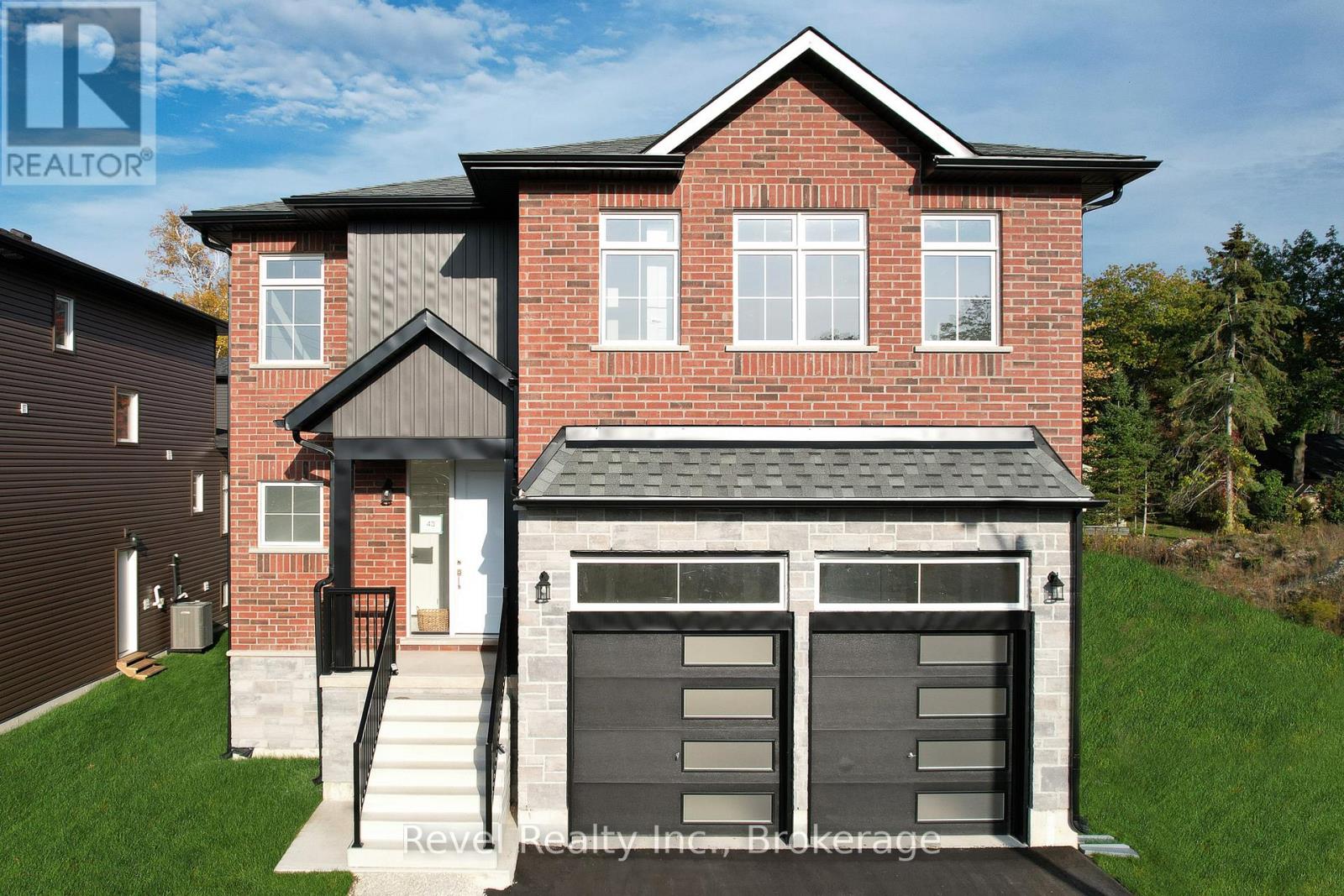 43 Joanne Cres, Wasaga Beach, ON L9Z 2N9