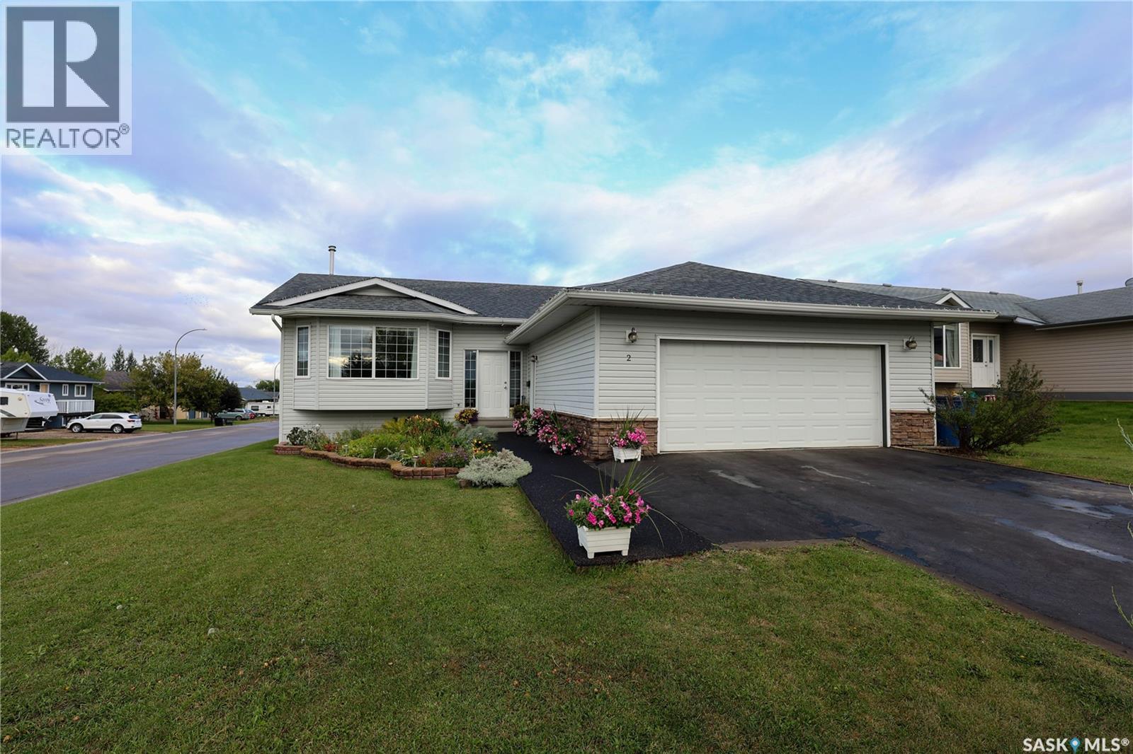 2 Poplar Pl, Birch Hills, SK S0J 0G0