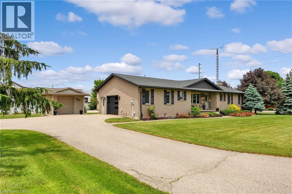 1 Shantz Pl, Wellesley, ON N0B 2S0