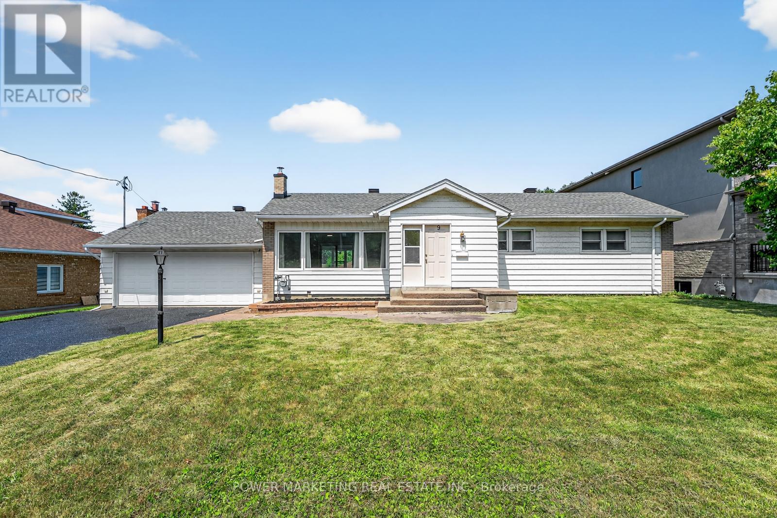 9 Epworth Ave, Ottawa, ON K2G 2L4