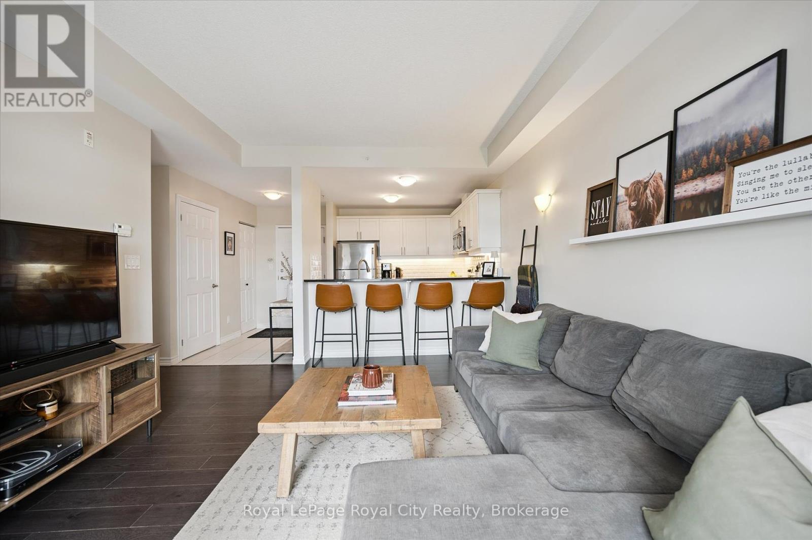403 2 Colonial Dr, Guelph, ON N1L 0K8