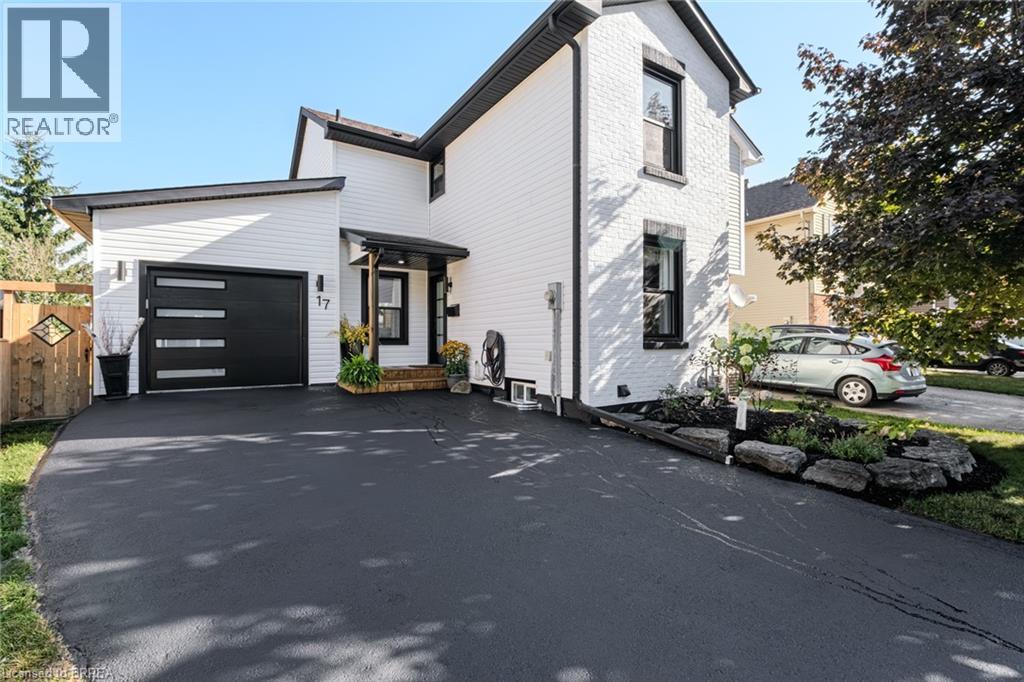 17 Banbury Rd, Brantford, ON N3P 1C9