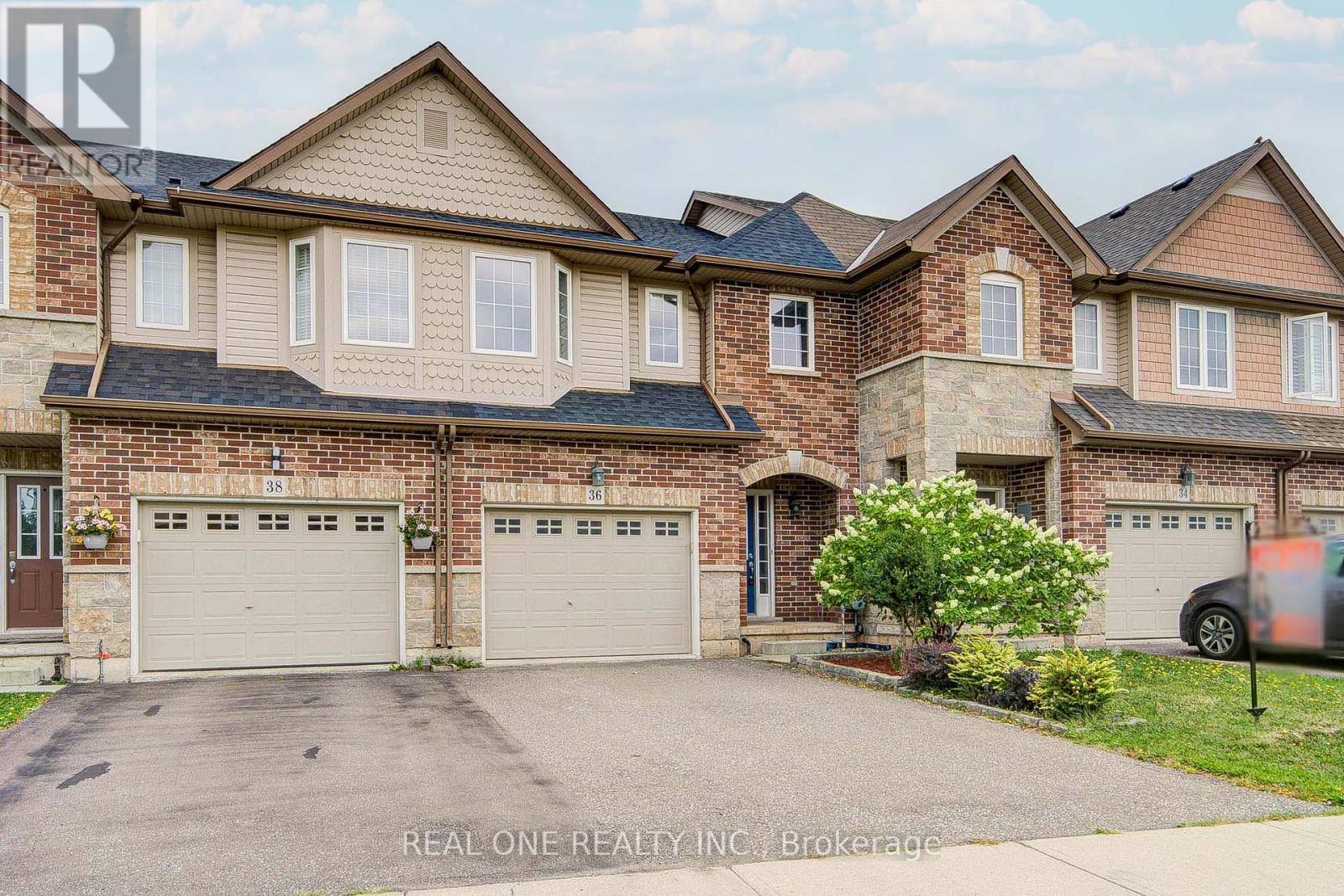 36 Palacebeach Trl, Hamilton, ON L8E 5C3