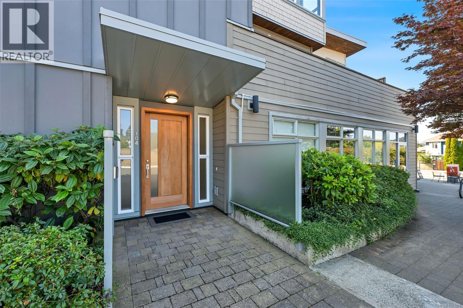 4343 Tyndall Ave Unit 104 Ave, Saanich, BC V8N 3R9