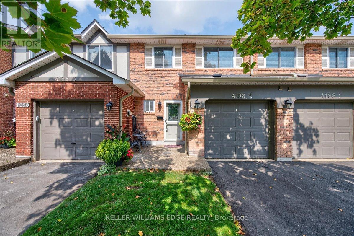 4198 Longmoor Dr, Burlington, ON L7L 5E3